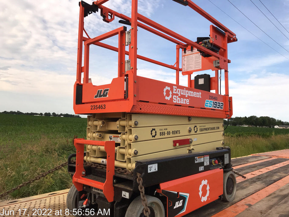 2022 JLG ES1932