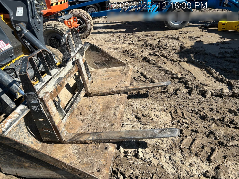 2020 WOODS 48" Pallet Forks - Woods