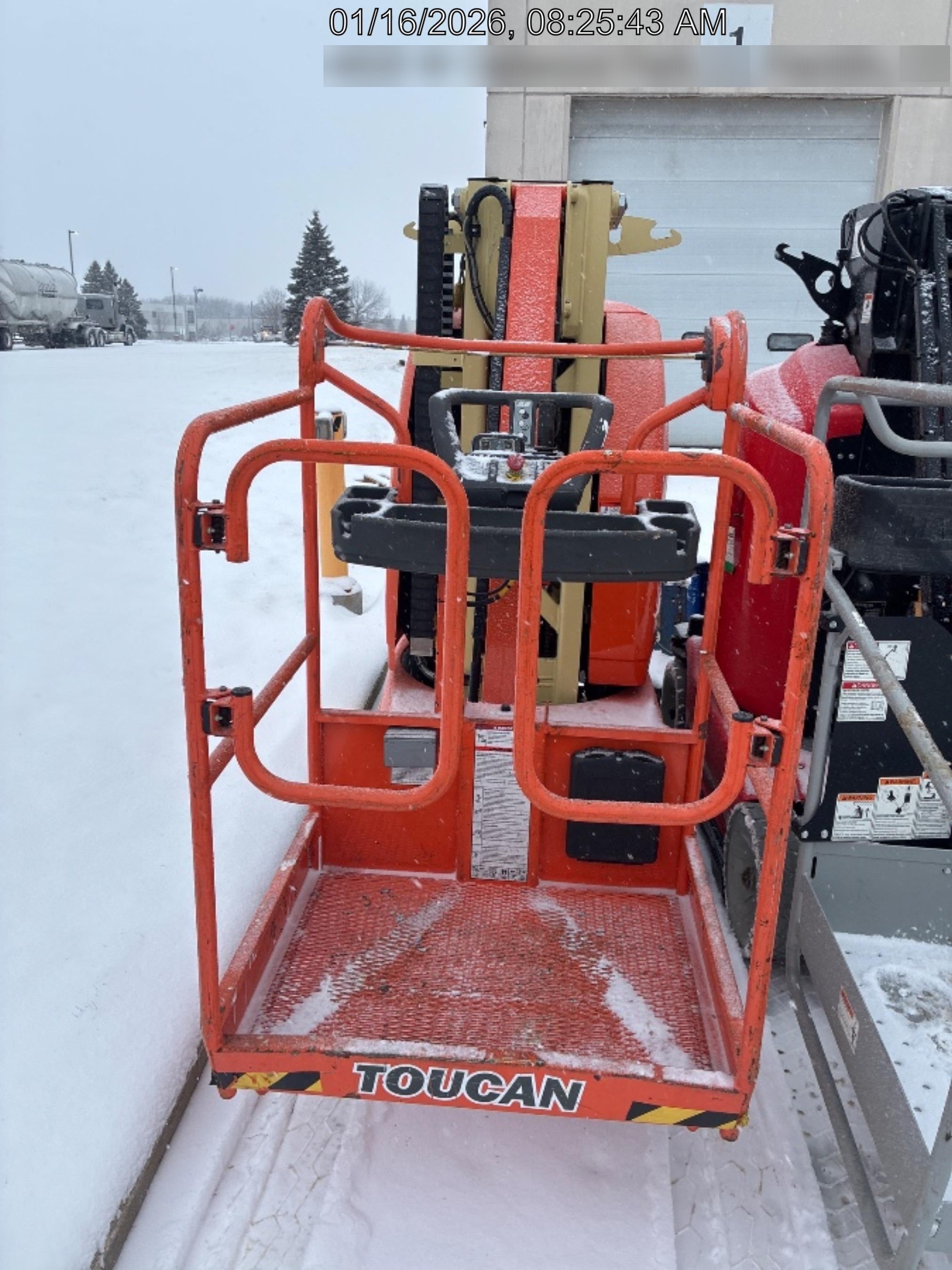 2022 JLG 26E