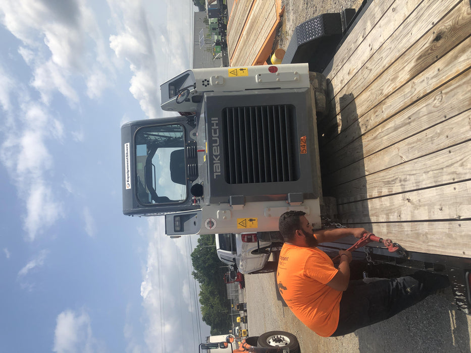 2019 Takeuchi TL8CW Cab/Heat/AC w/Hydraulic Universal Quick Hitch, 76" HD Bucket w/ Bolt-On Edge