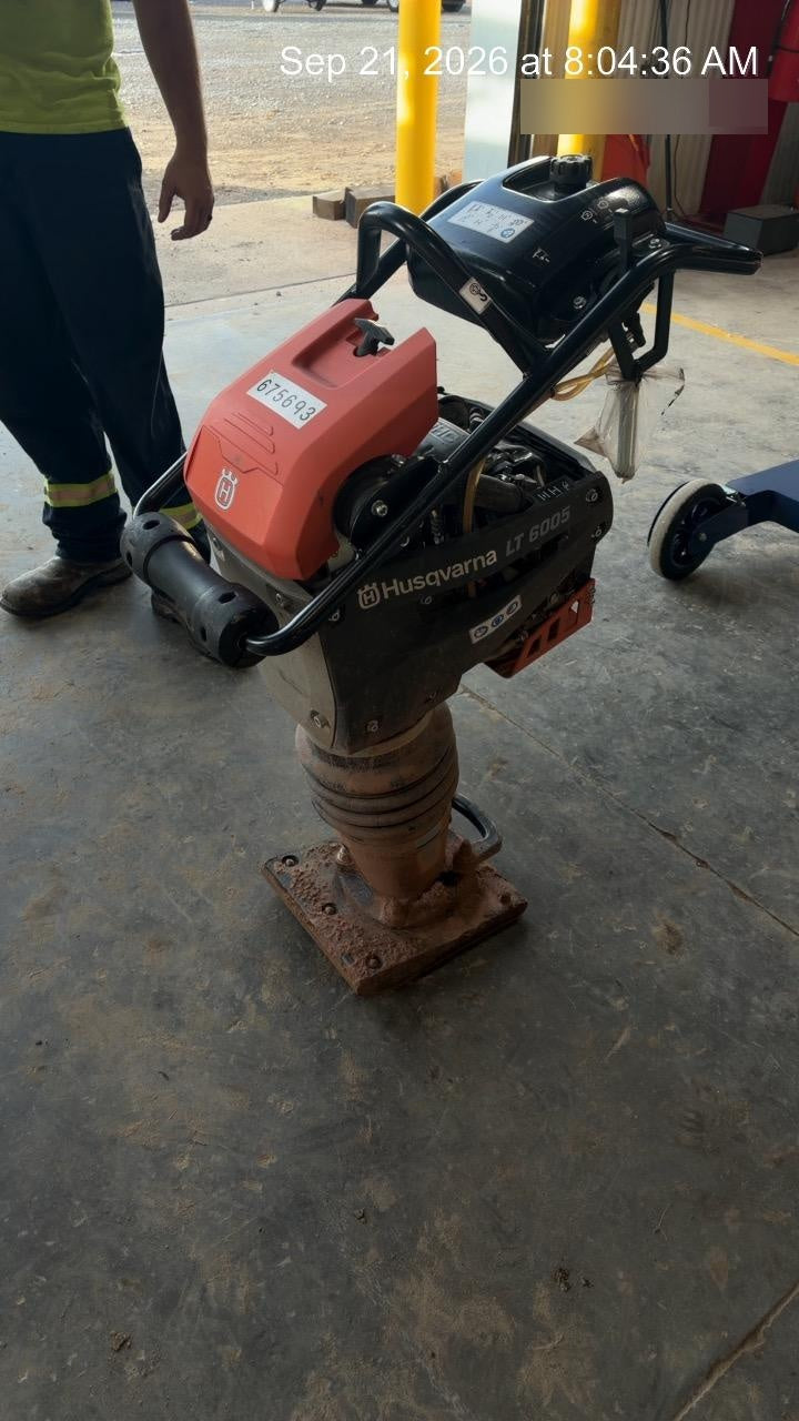 2026 HUSQVARNA LT5005