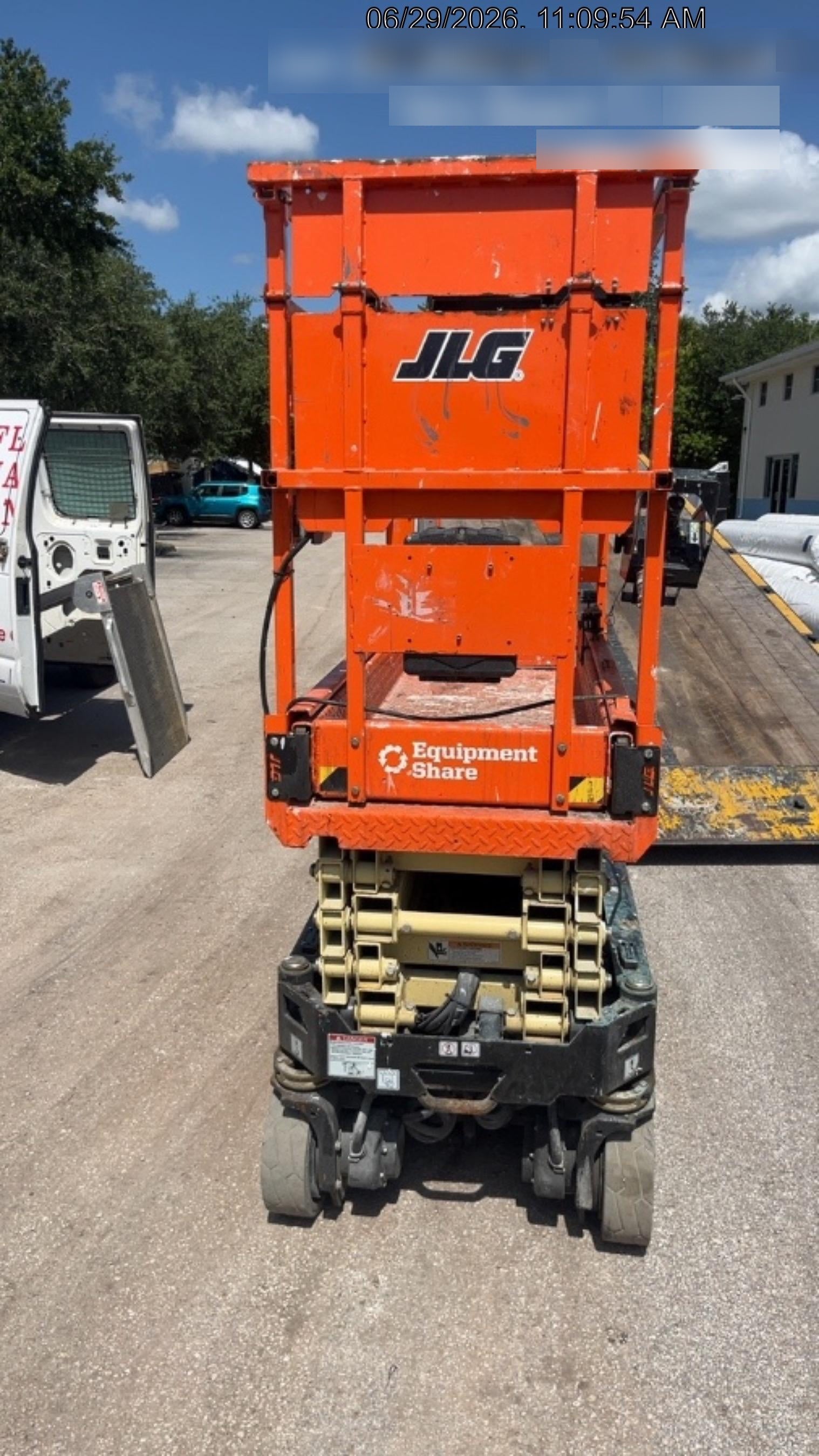 2023 JLG ES1932