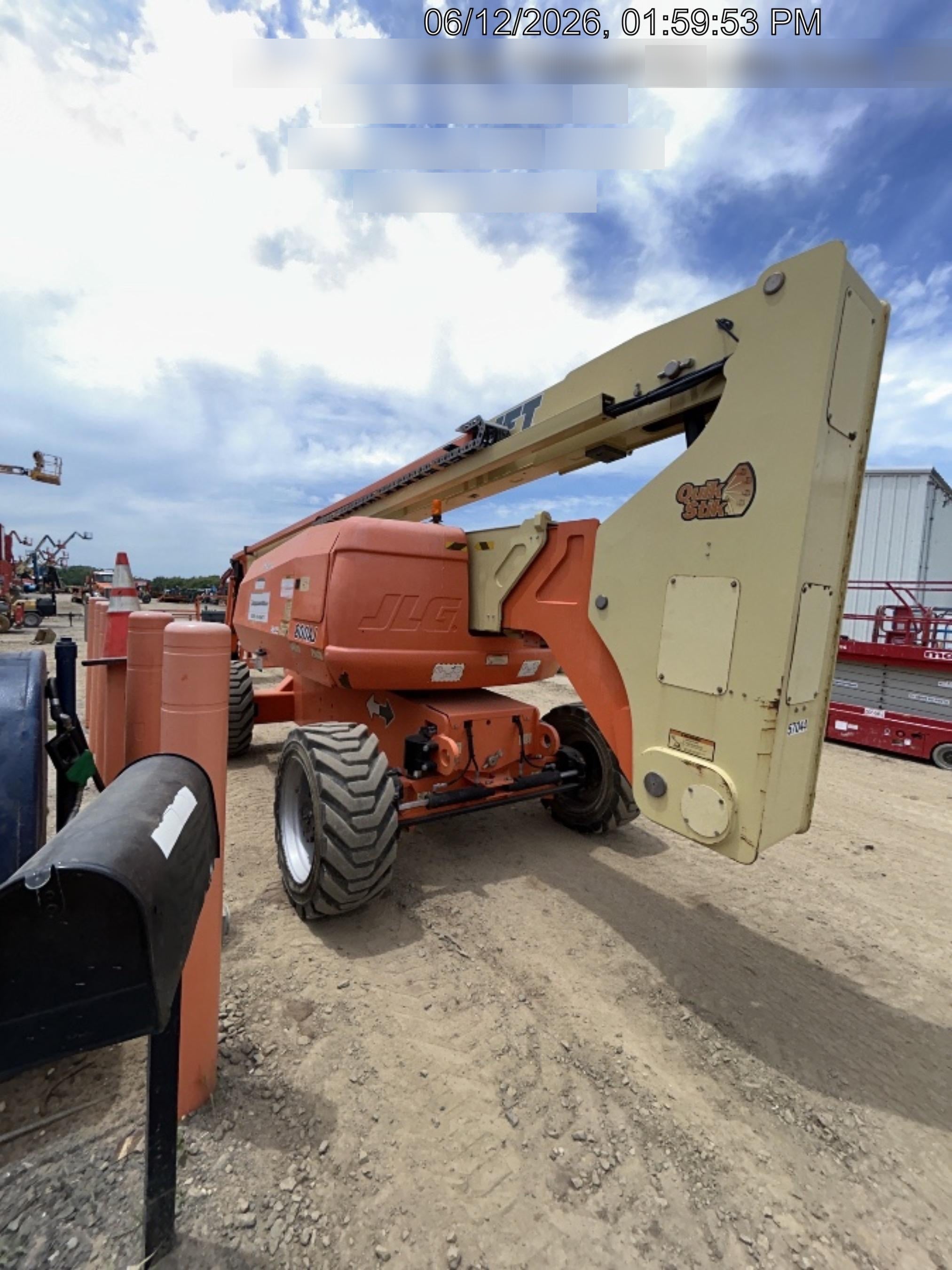 2020 JLG 800AJ