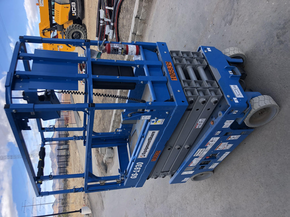 2020 Genie GS-1930 Solid Non Marking Tires, Beacon, Folding rails with half height swing gate, 800W Inverter
