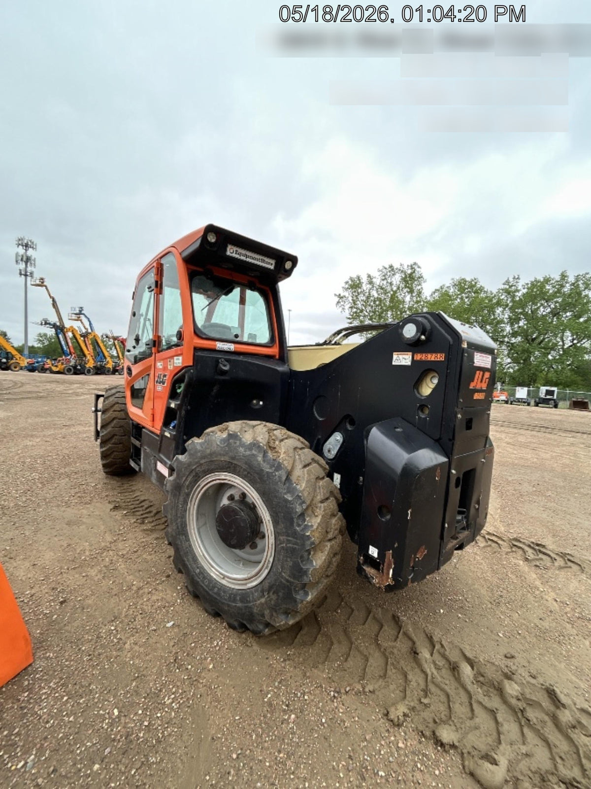 2021 JLG 1732