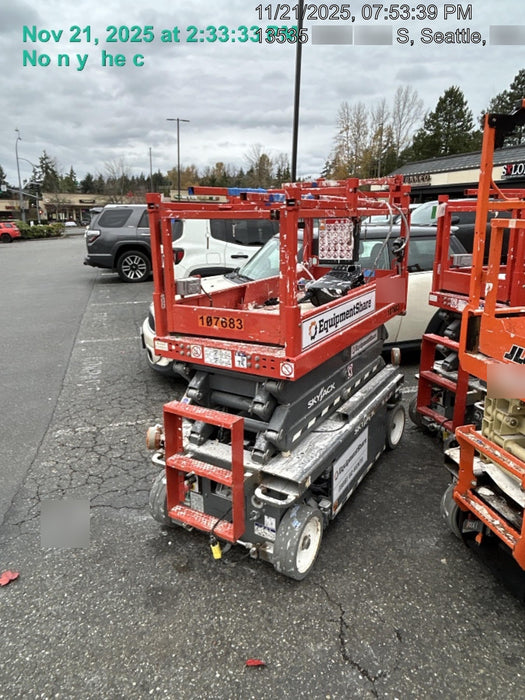 2020 Skyjack SJIII-3219 Solid NM Tires, Half height spring hinged entry gate, Dual Beacons, 800W Inverter