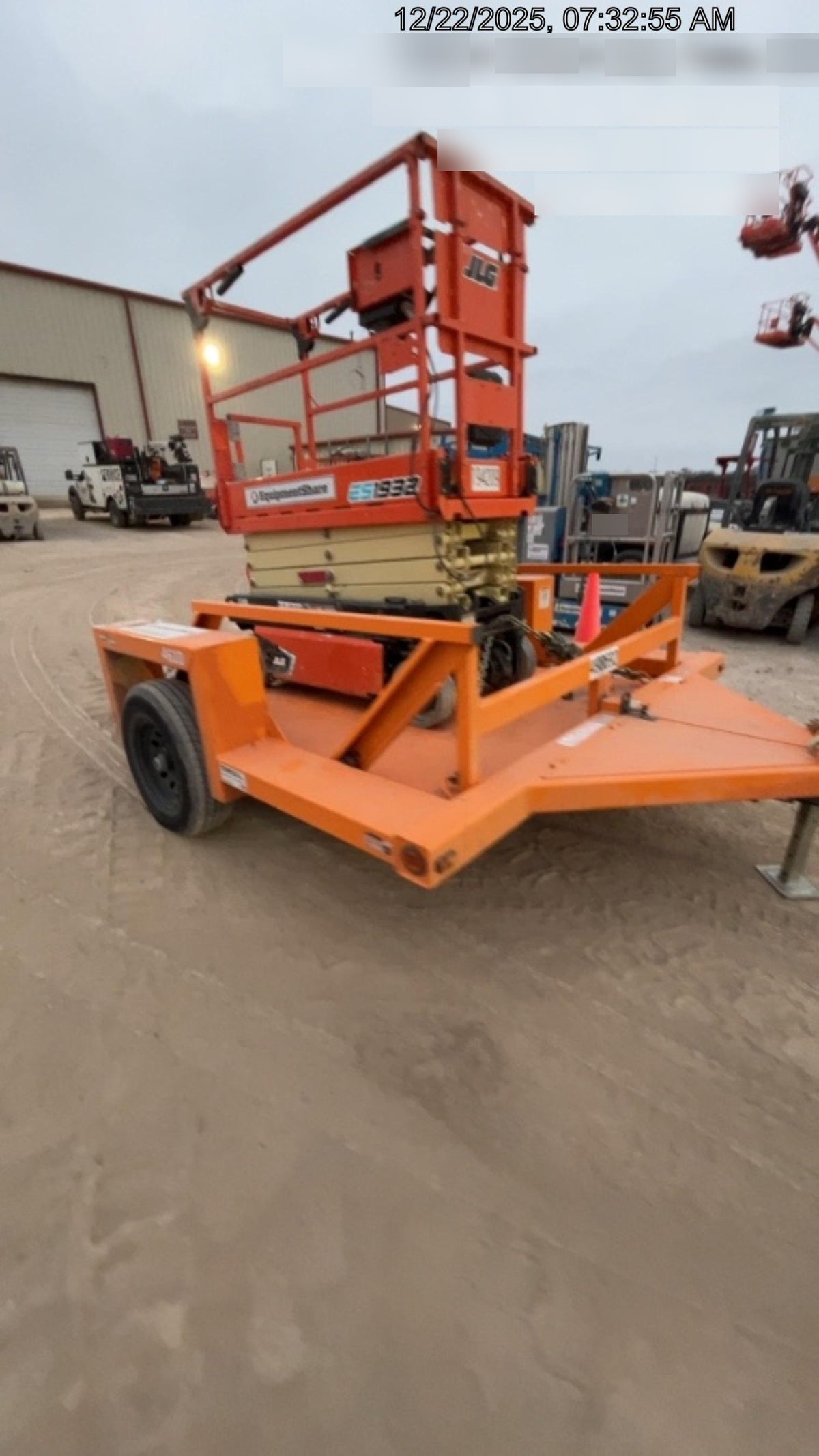 2021 JLG ES1932