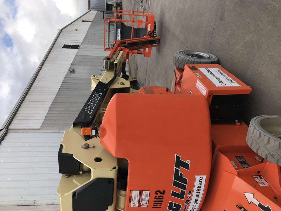 2019 JLG E400AJPN