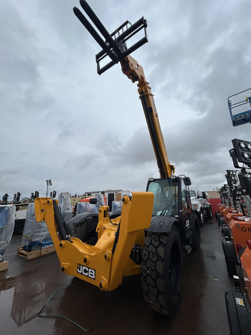 2026 JCB 512-56