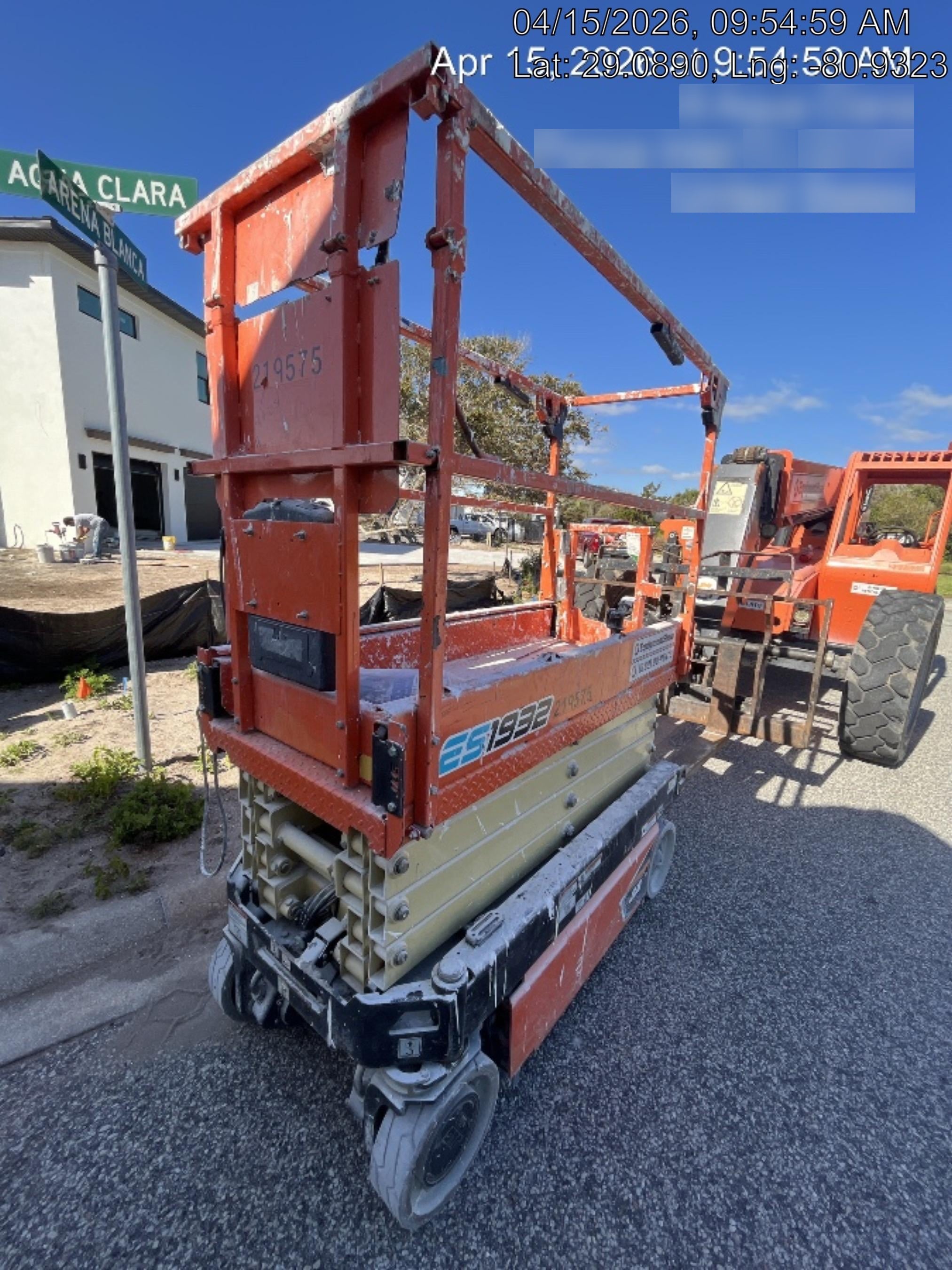 2022 JLG ES1932
