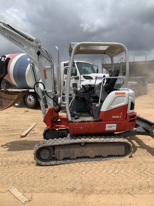 2021 TAKEUCHI TB235-2R