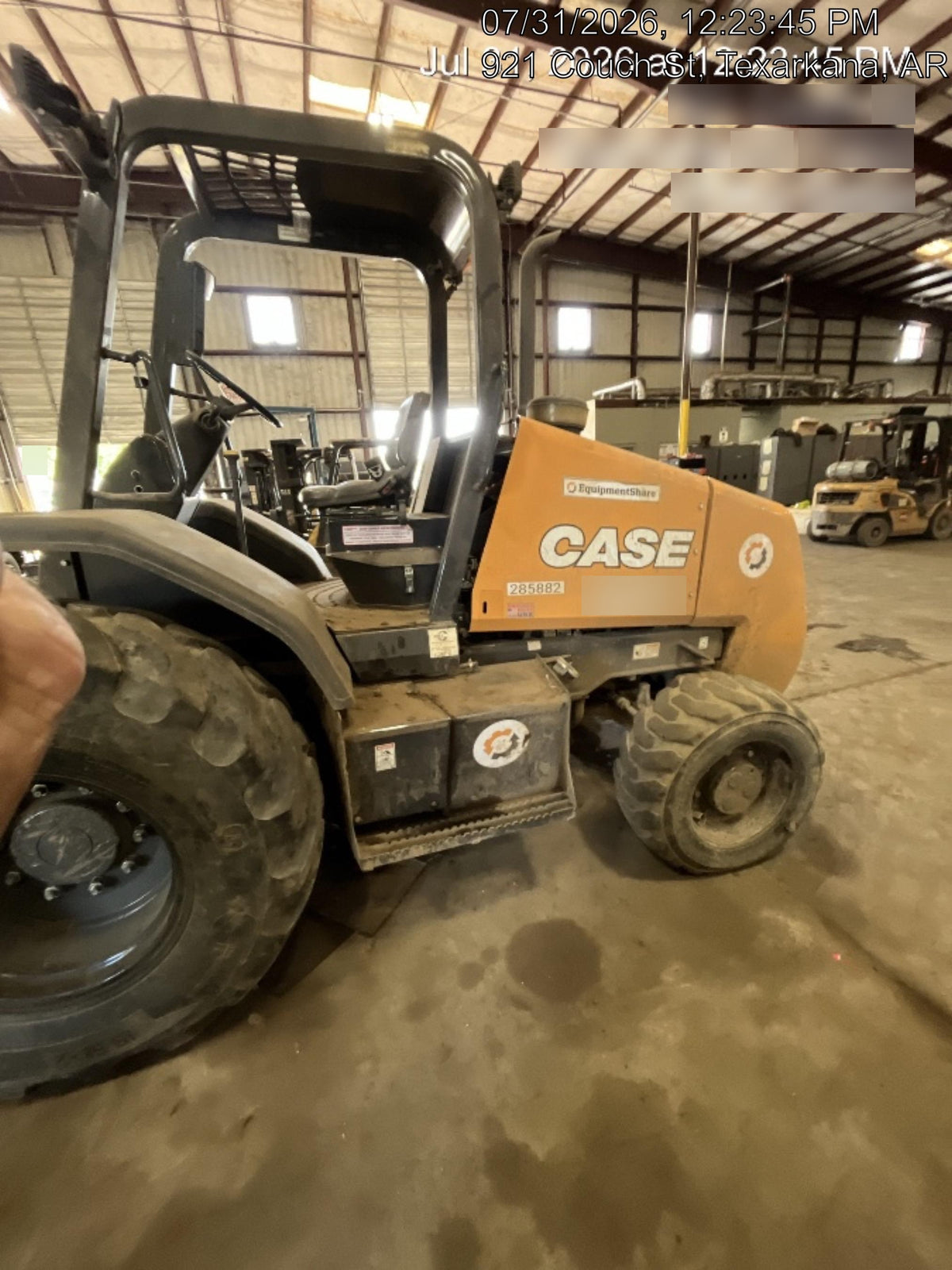 2023 CASE 588H