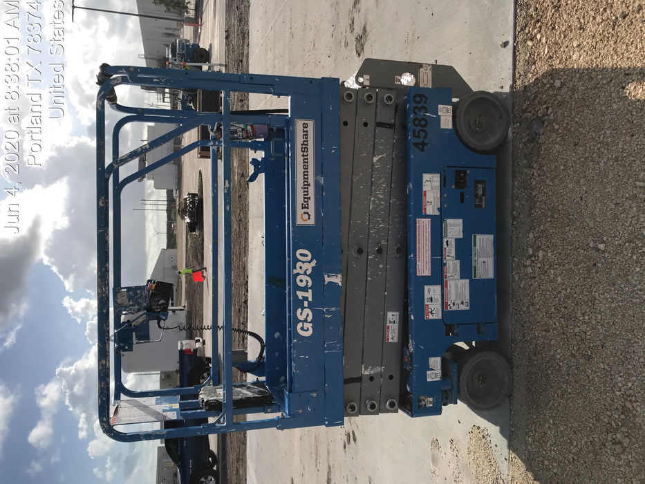 2019 Genie GS-1930 Fixed rails with chain Entry
