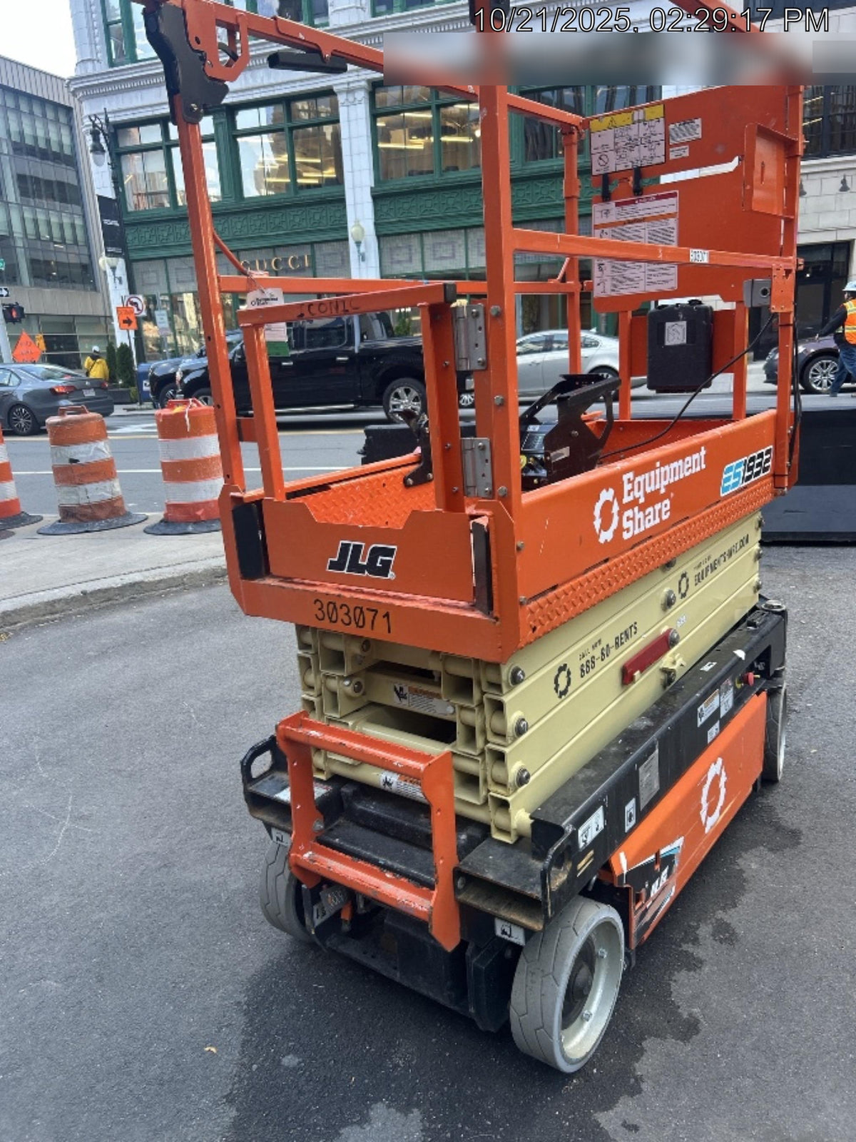 2023 JLG ES1932