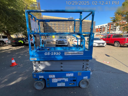 2020 Genie GS-1930 Solid Non Marking Tires, Beacon, Folding rails with half height swing gate, 800W Inverter
