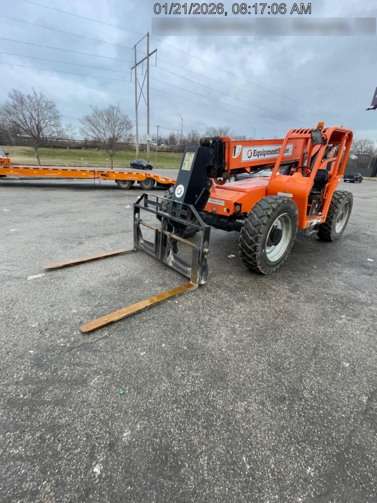 2020 Skytrak 8042 74 Hp, FF Tires, Work Lights, Beacon, Aux Hydraulics, Back up Alarm, Lifting Eye, ES Decals