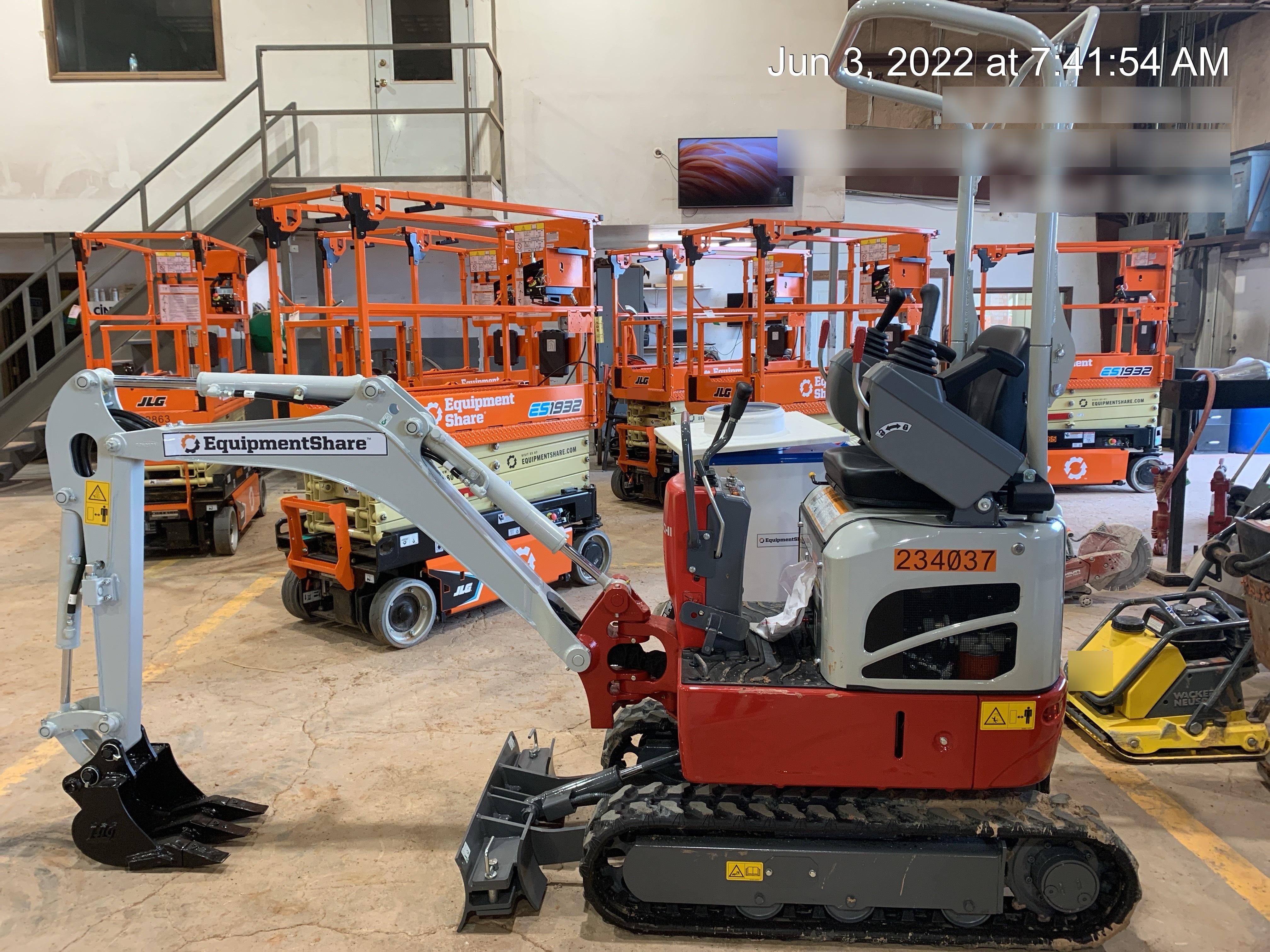 2022 TAKEUCHI TB210R