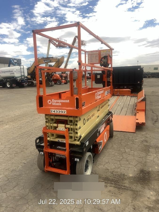2022 JLG ES2632