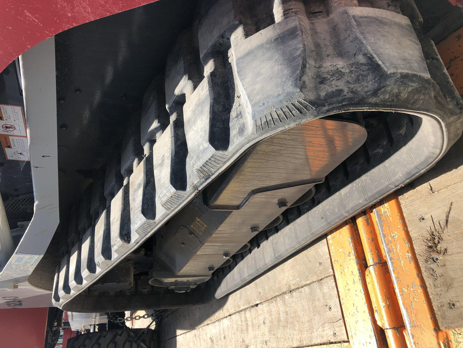 2020 Takeuchi TL8CR Cab/Heat/Air, 74hp, Hydraulic QC w/76" HD Bucket w/ Smooth Bolt on Edge, 76" HD Bucket w/Teeth