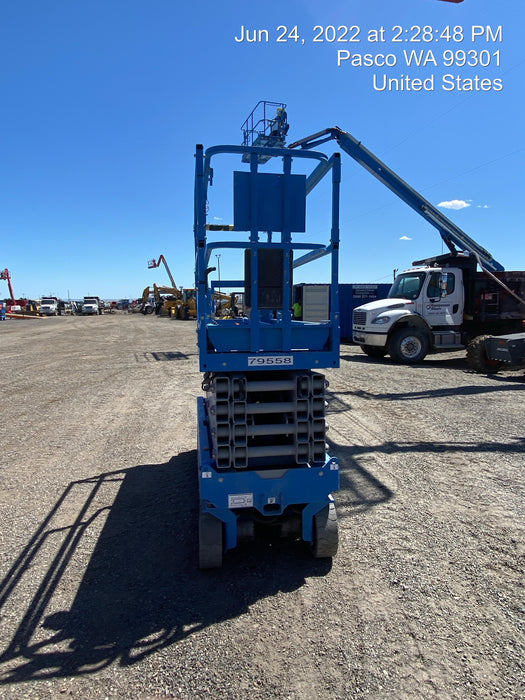 2020 Genie GS-3232 Standard, Folding half height swing gate, 800W Inverter