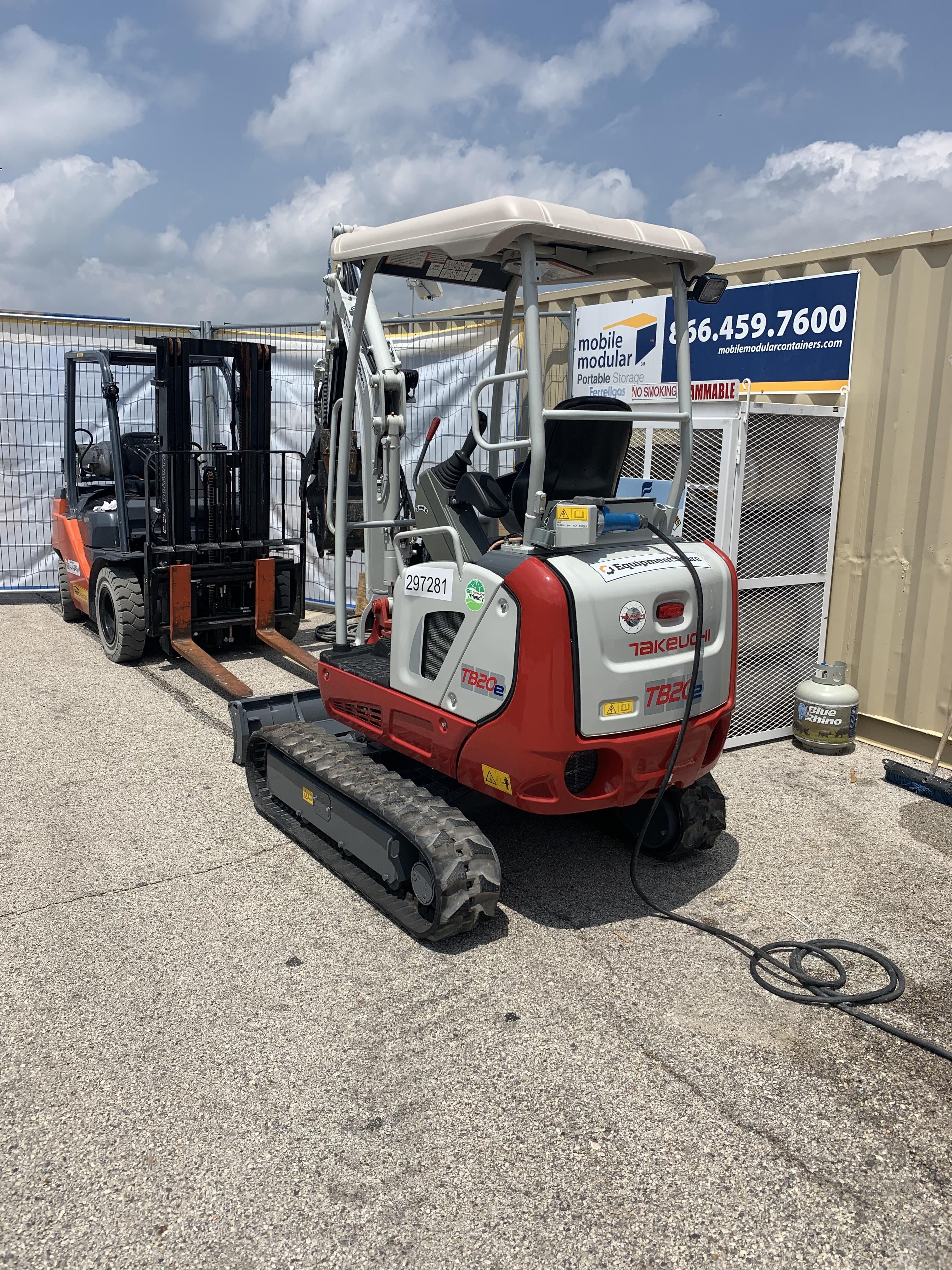 2023 TAKEUCHI TB20e