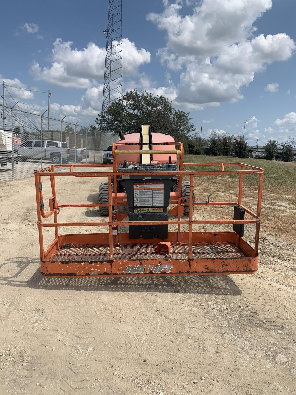 2019 JLG 400S