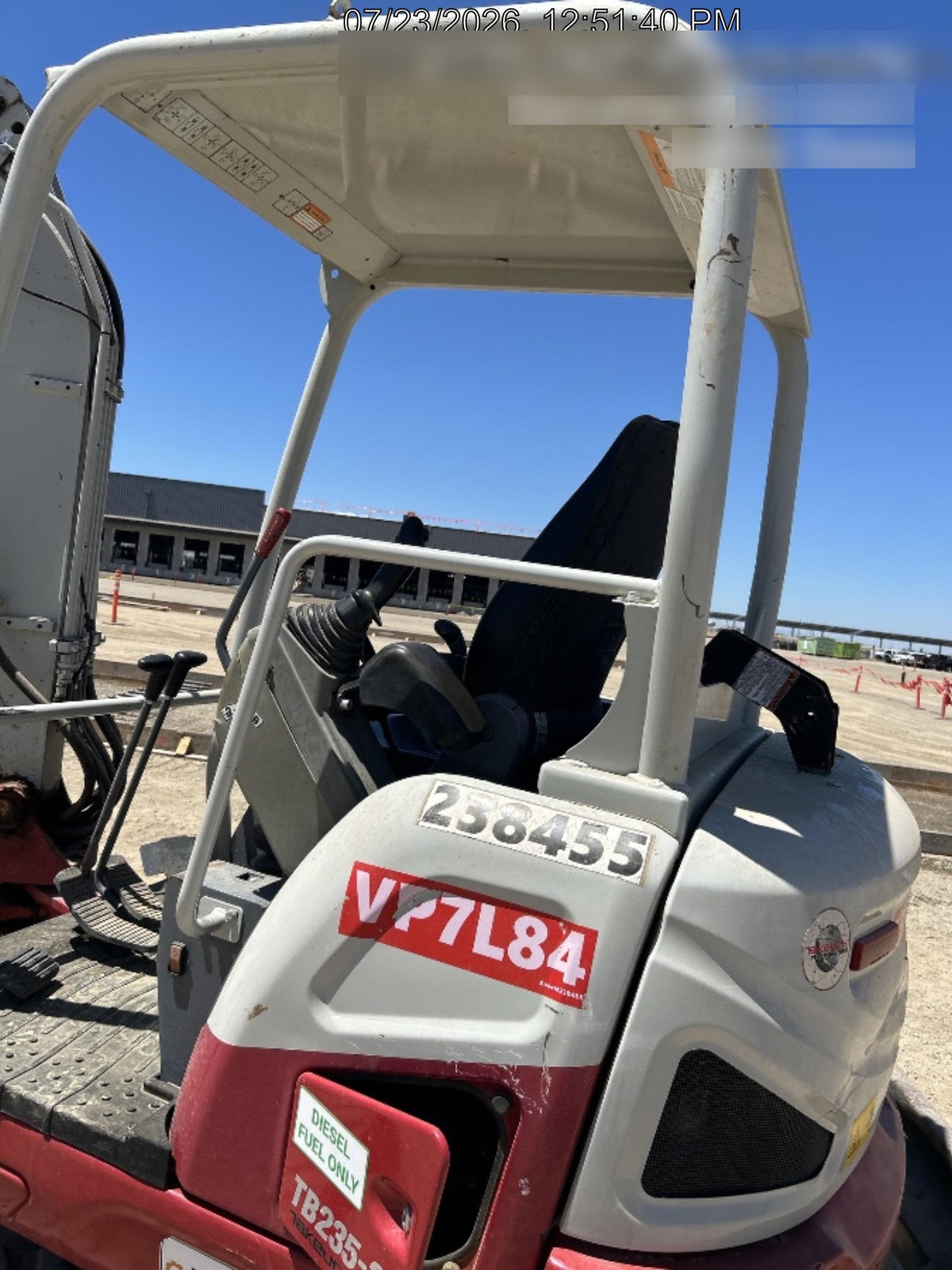 2022 TAKEUCHI TB235-2R