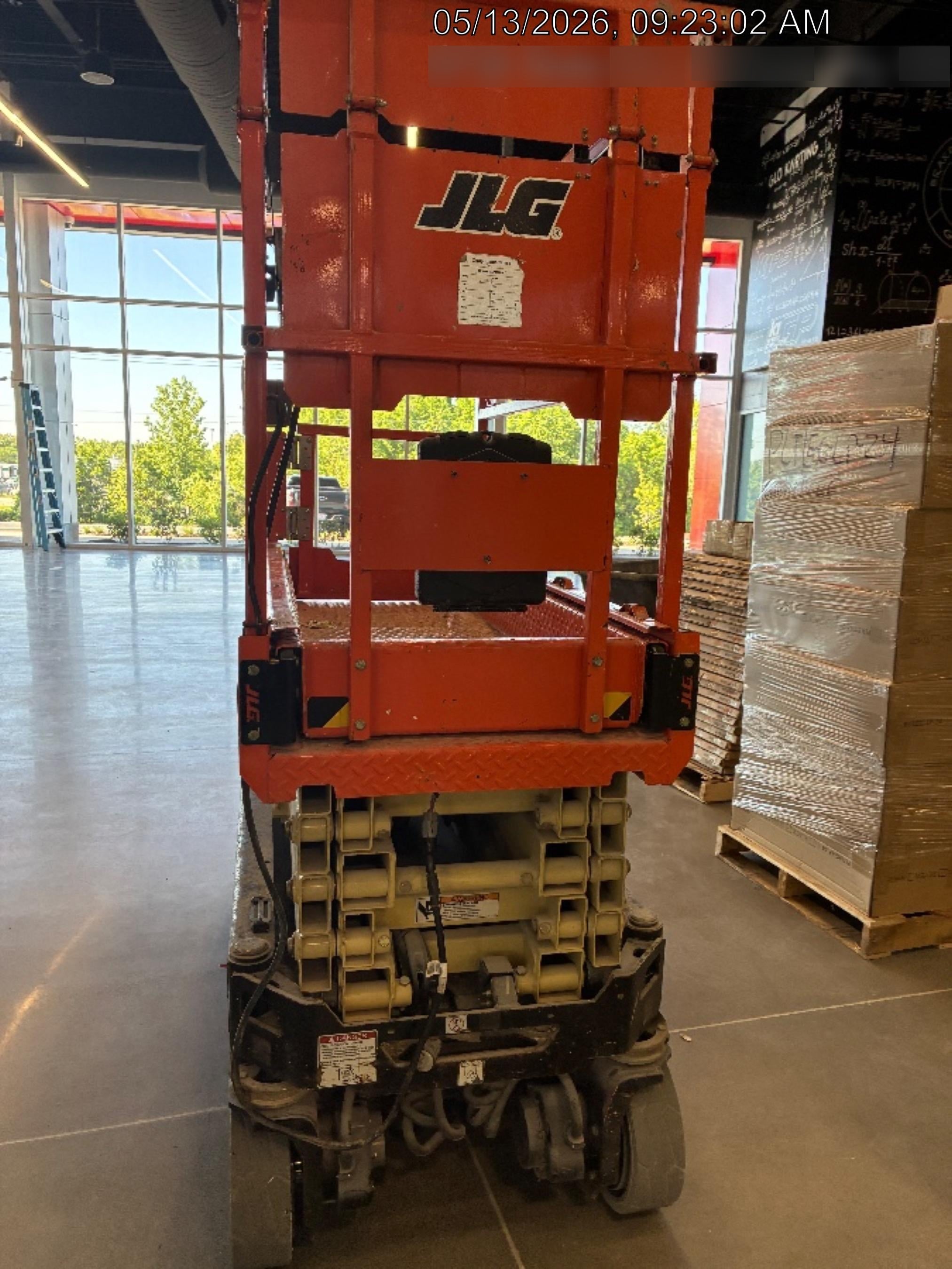 2021 JLG ES1932