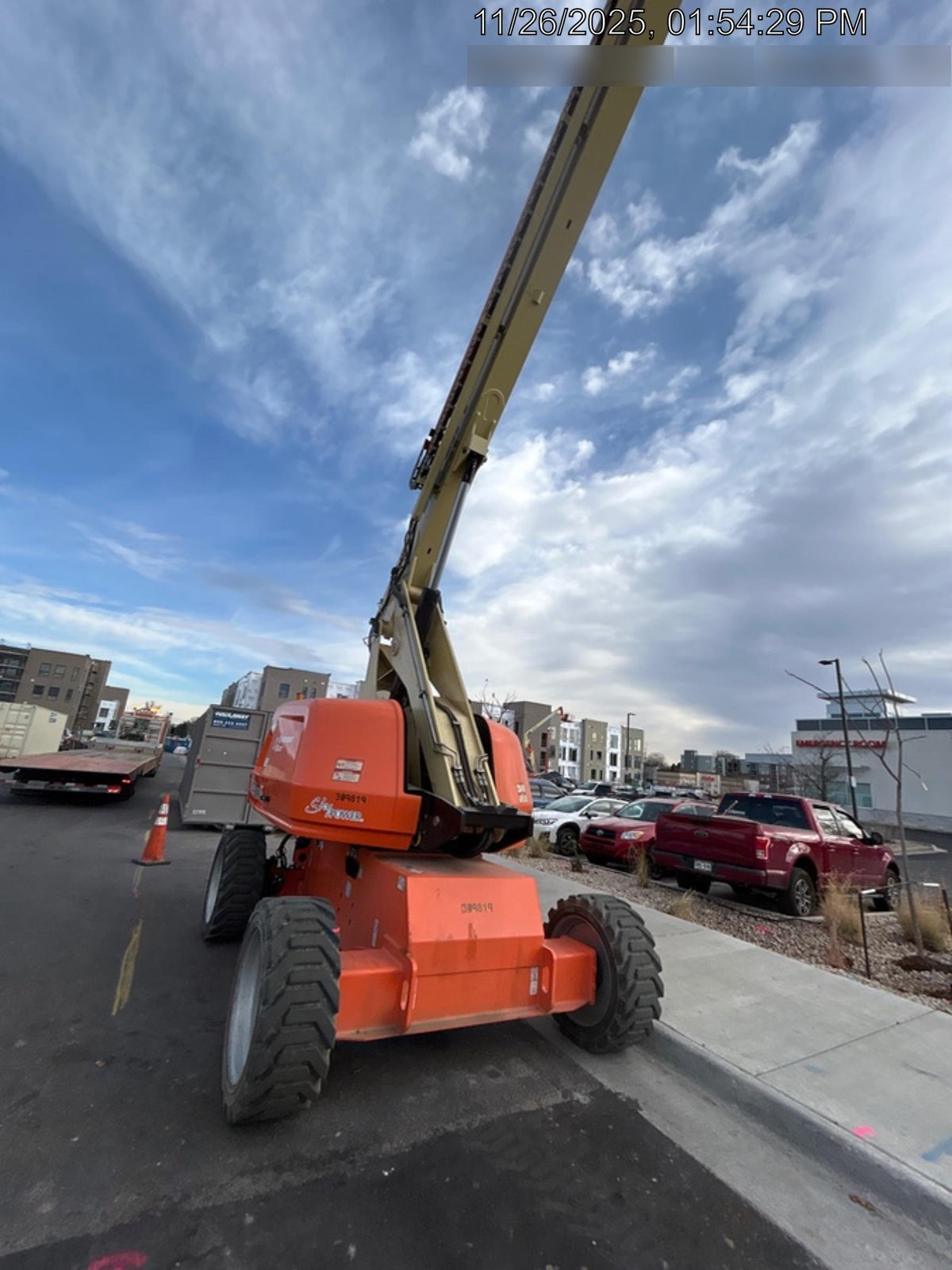 2023 JLG 660SJ
