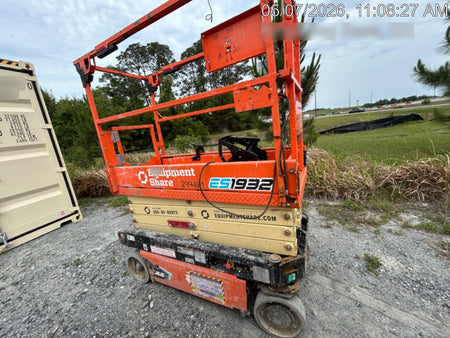 2023 JLG ES1932