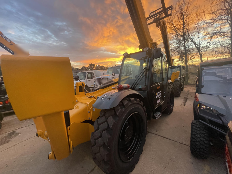 2025 JCB 512-56