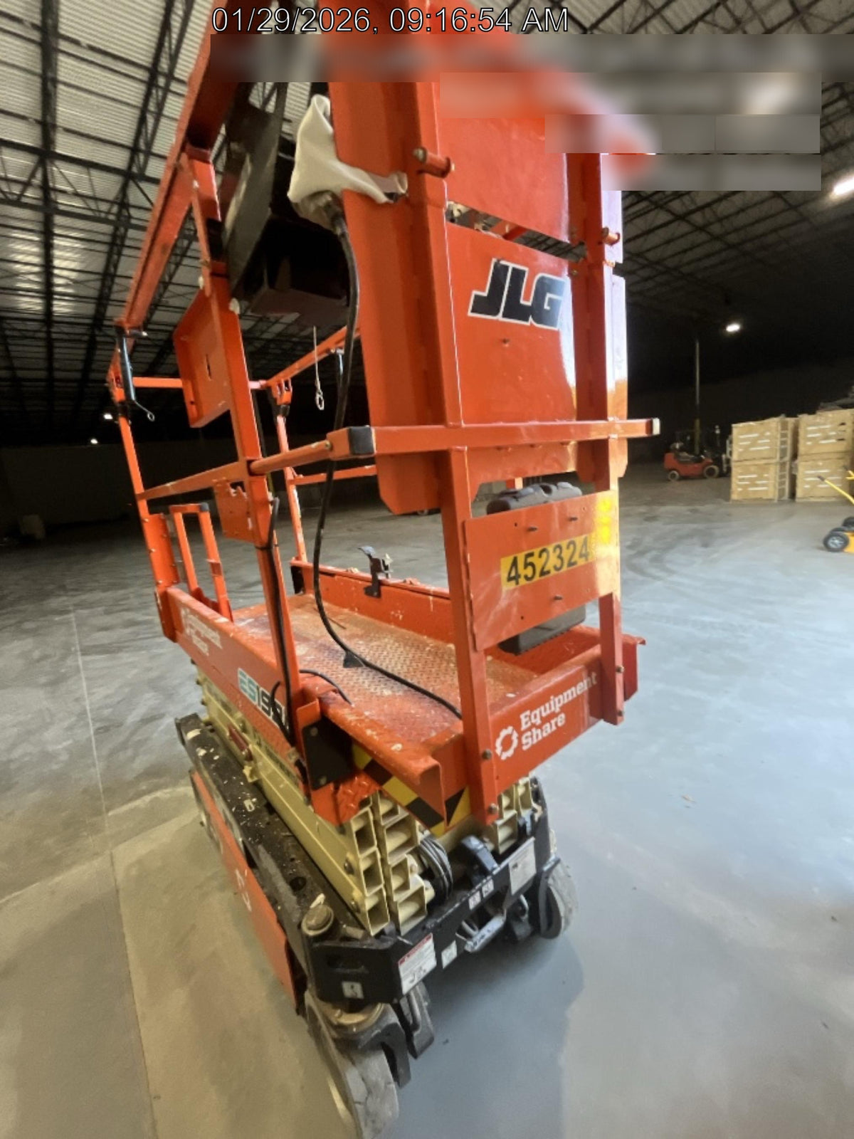 2024 JLG ES1932