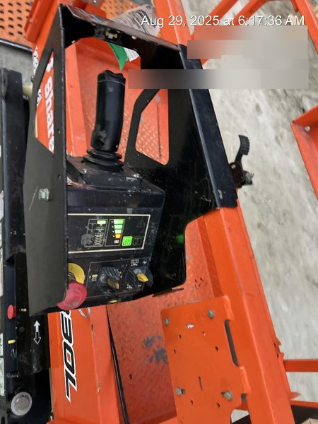 2022 JLG ES1330L