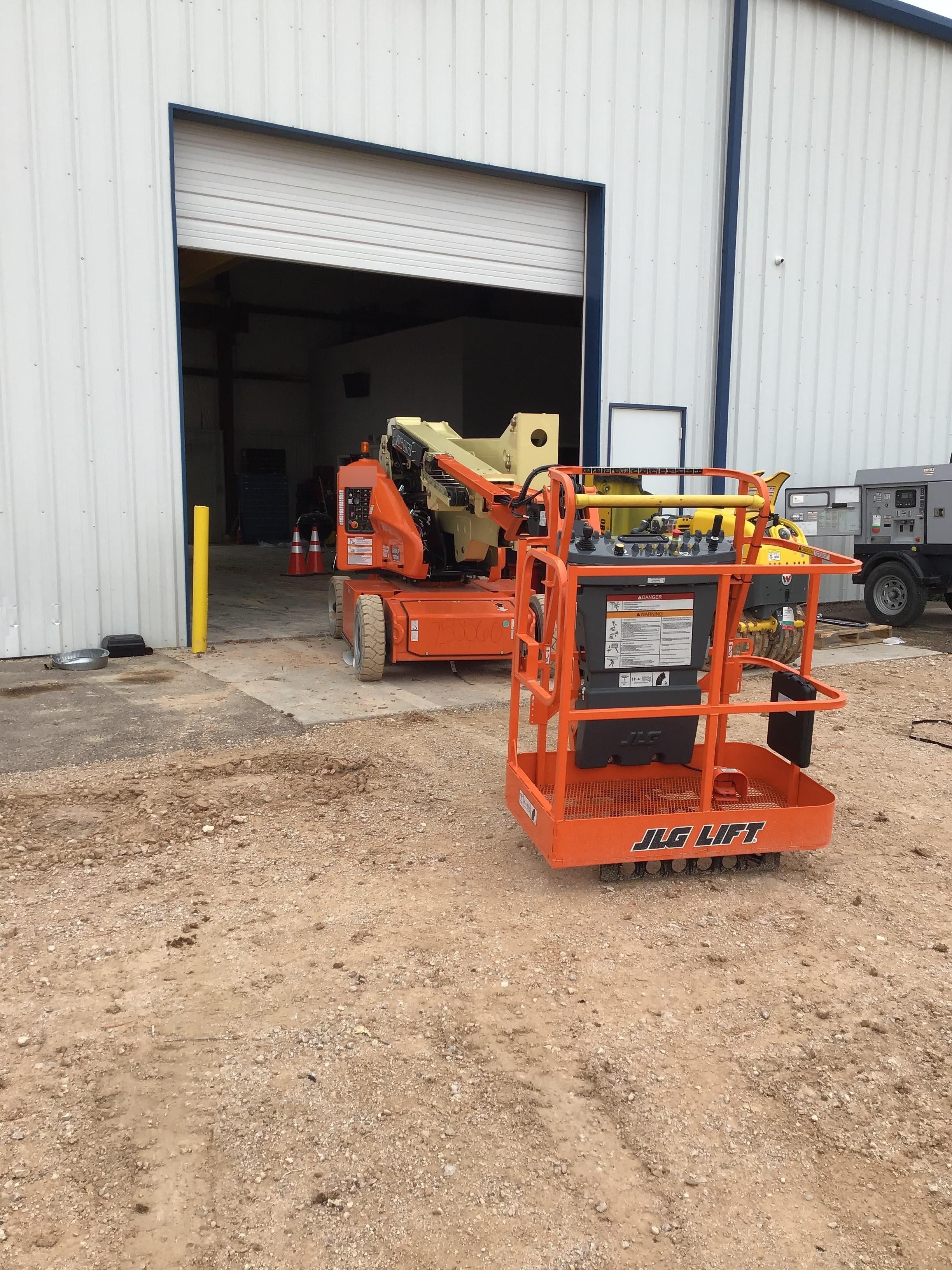 2019 JLG E400AJPN