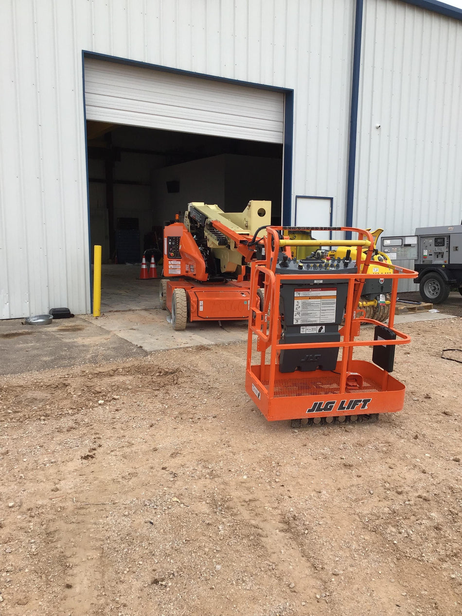 2019 JLG E400AJPN