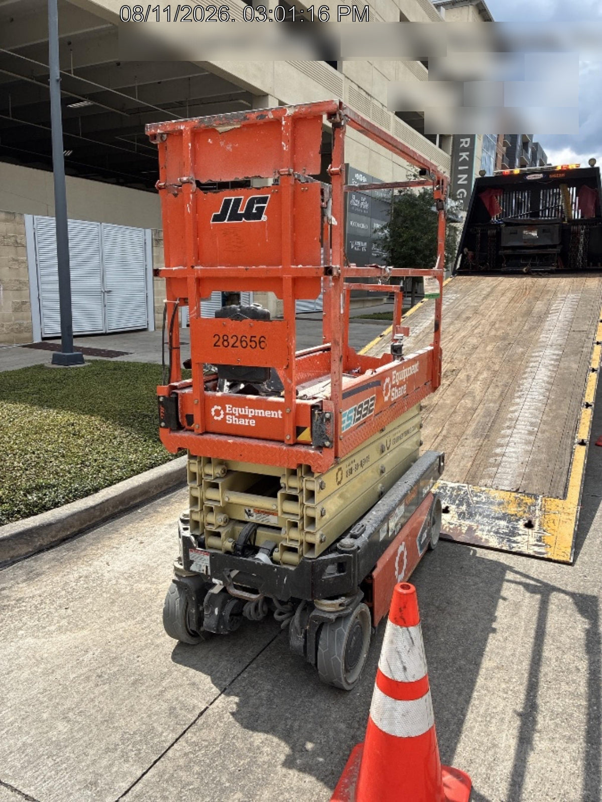2022 JLG ES1932