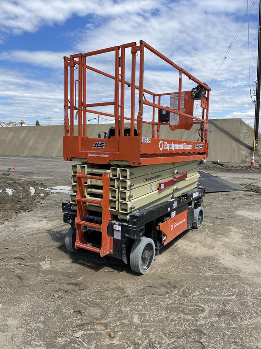 2022 JLG R4045