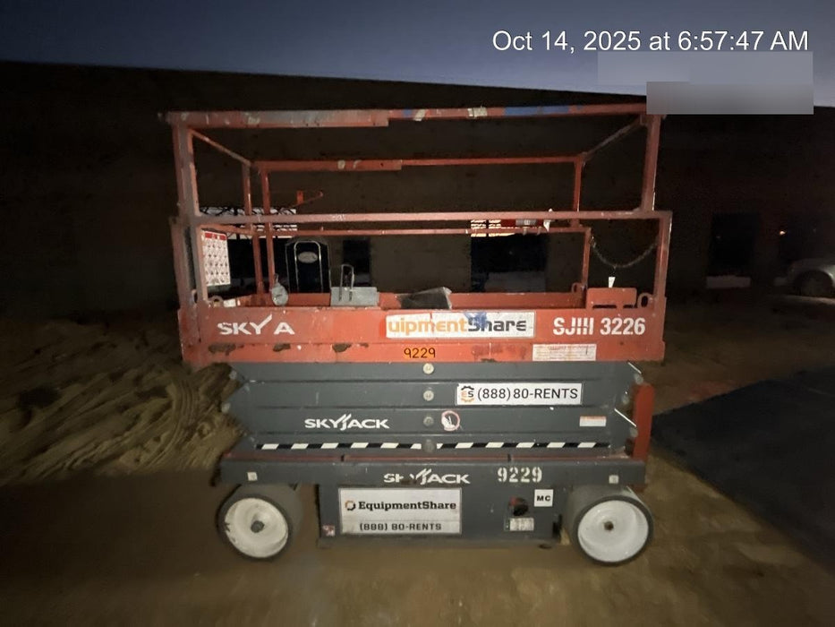 2018 Skyjack SJIII-3226 Skyjack SJIII3226 Scissor Lift w/Trojan Batteries