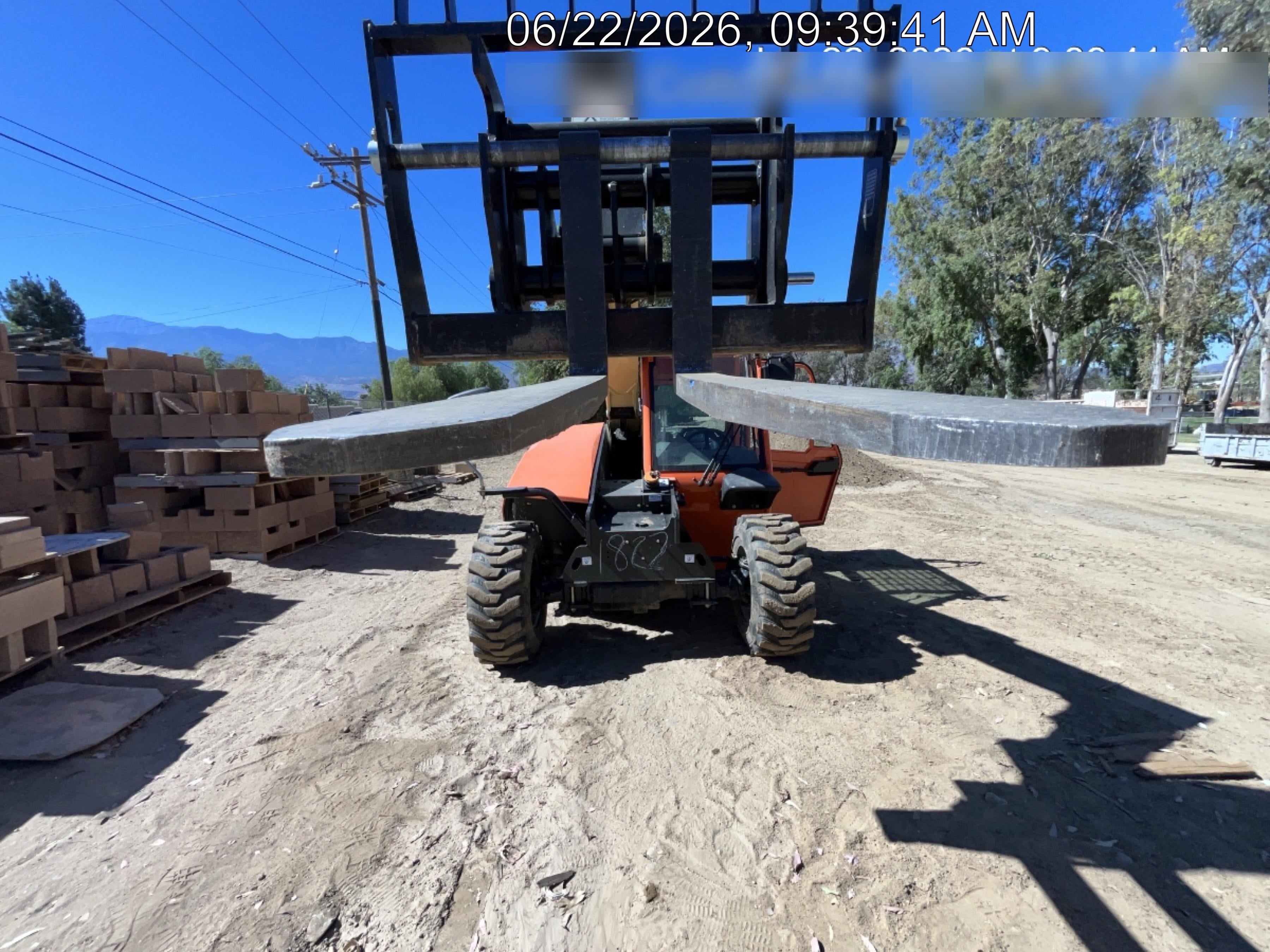 2025 JLG 519