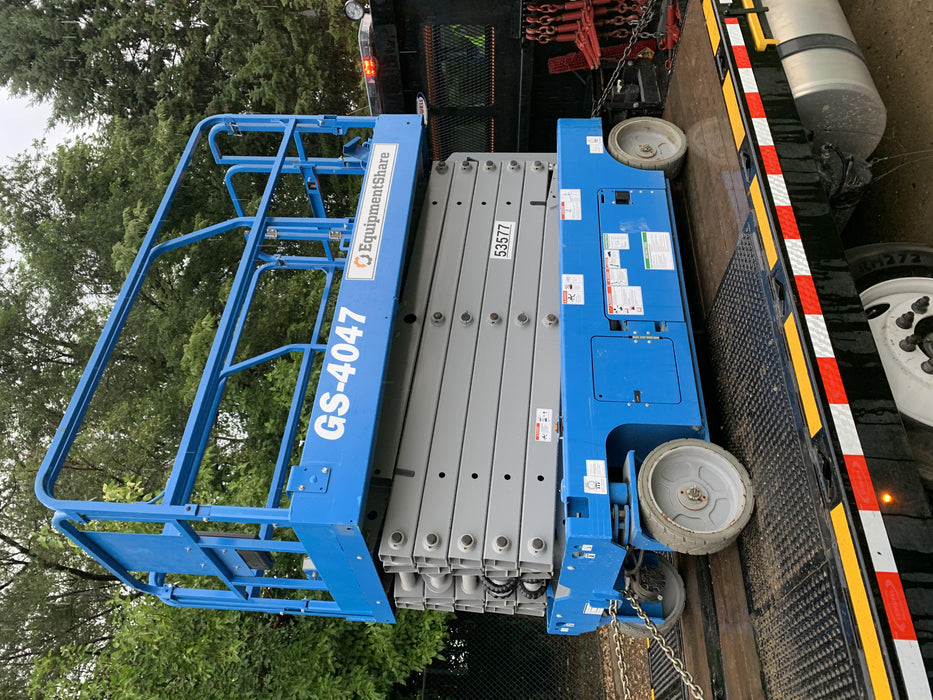 2019 Genie GS-4047 Folding rails with half height swing gate
