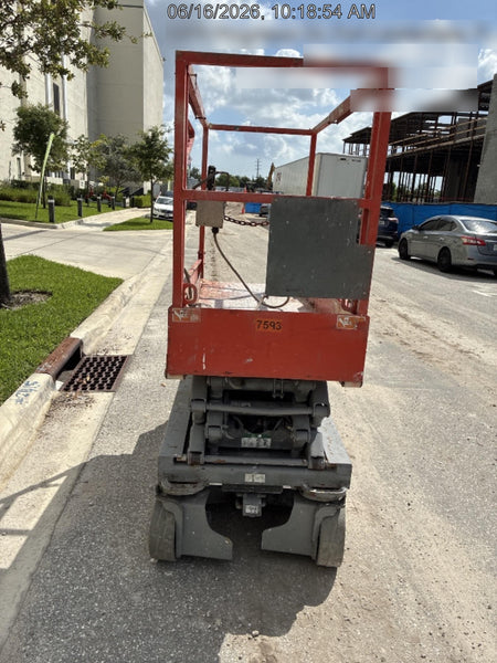 2018 Skyjack SJIII-3219 Skyjack SJIII3219 Scissor Lift w/Trojan Batteries