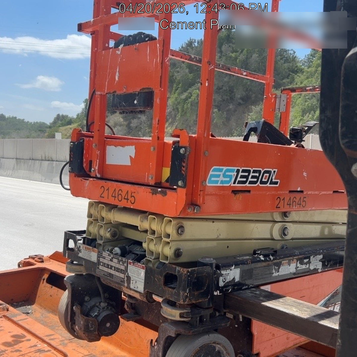2022 JLG ES1330L