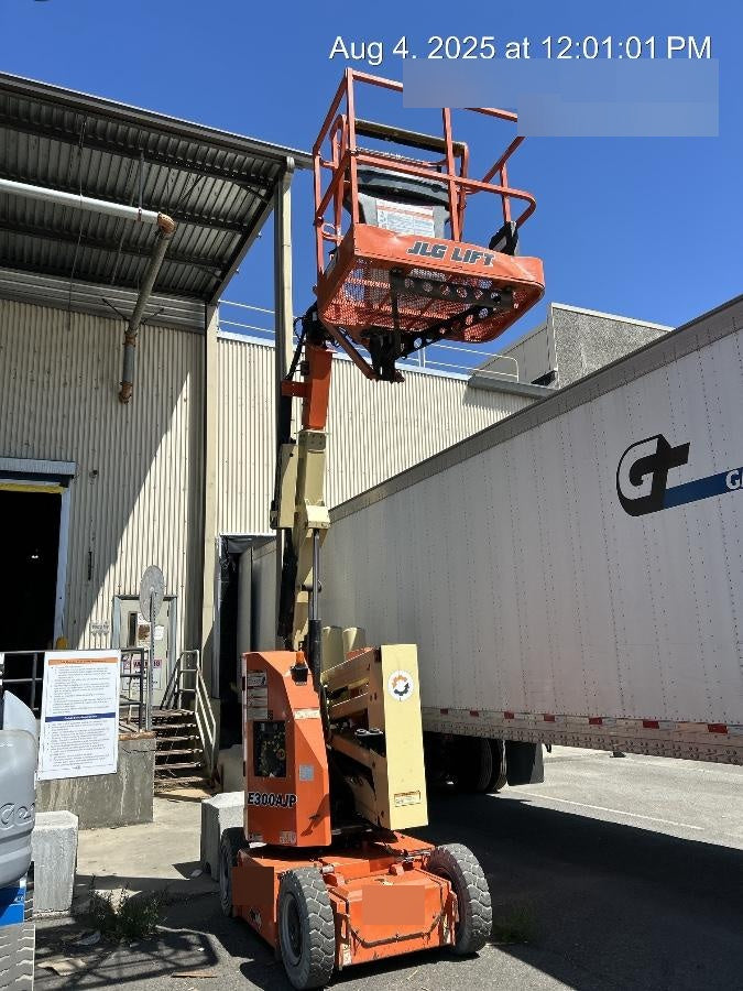 2019 JLG E300AJP