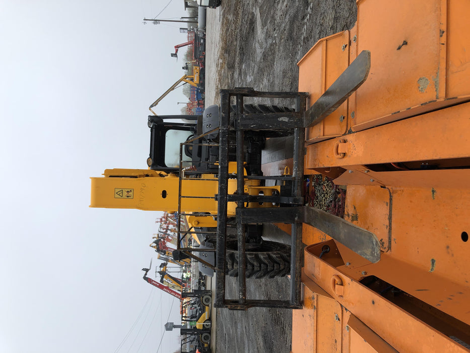 2019 JCB 509-42 Open ROPS, 74 HP, Solid Tires, Worklights, Beacon, Aux Hydraulics, Lifting Eye 66" Carriage/60" Forks