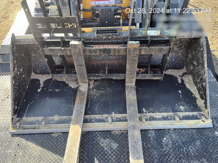 2022 TAKEUCHI 48" Pallet Forks - Takeuchi