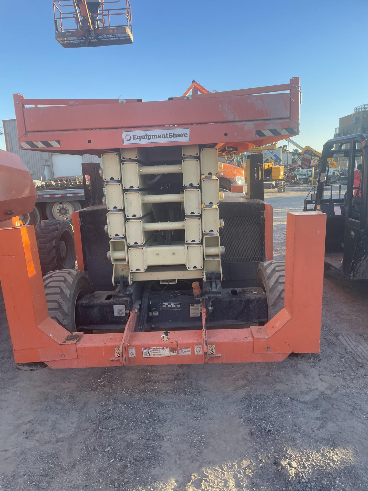 2019 JLG 530LRT