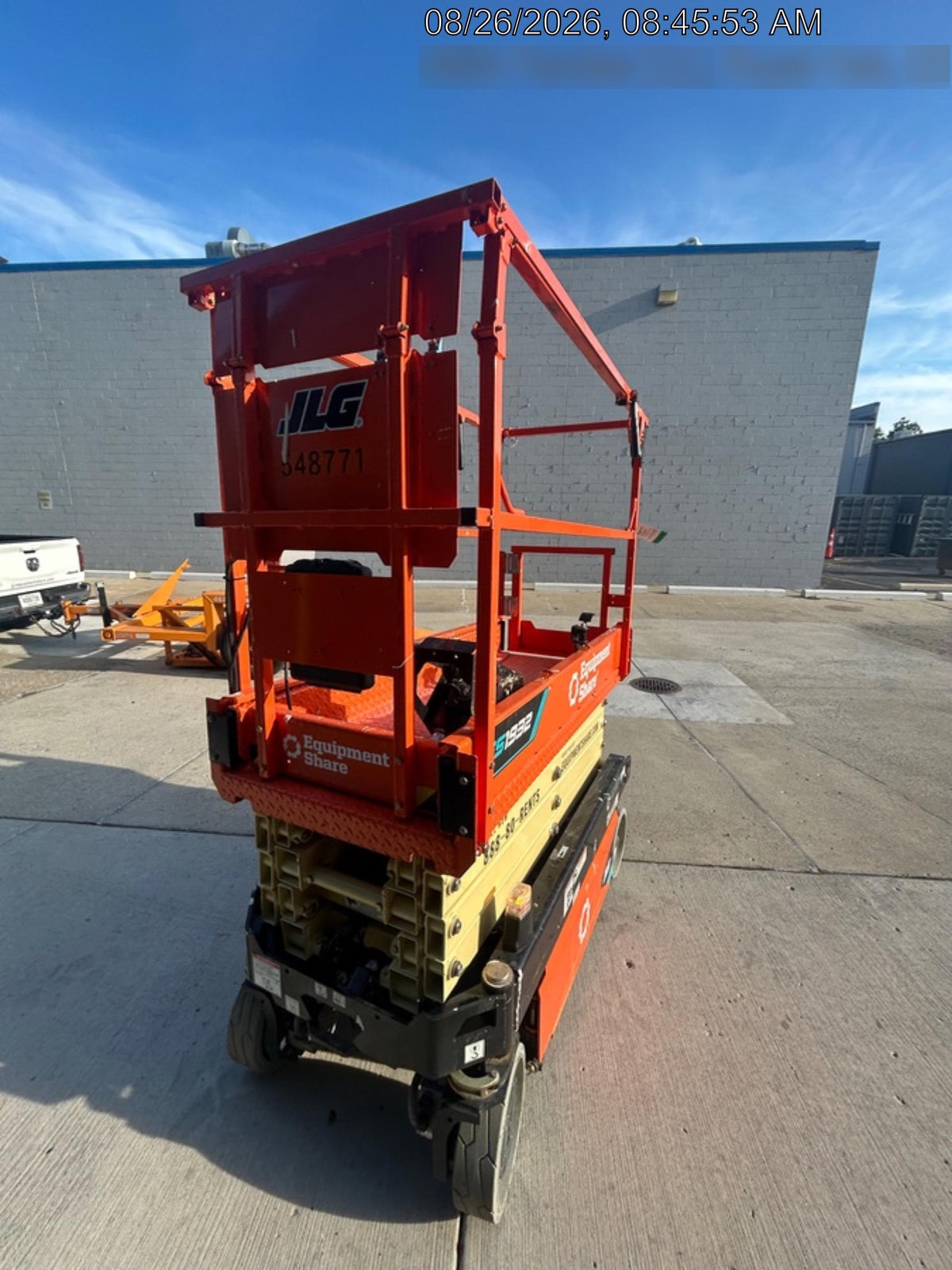 2025 JLG ES1932