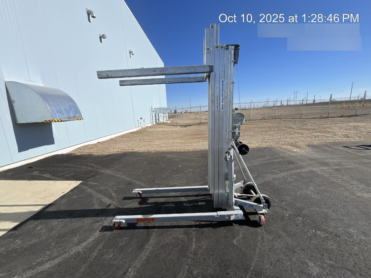 2023 GENIE SLC-24