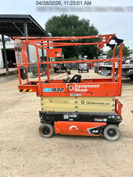 2023 JLG ES1932