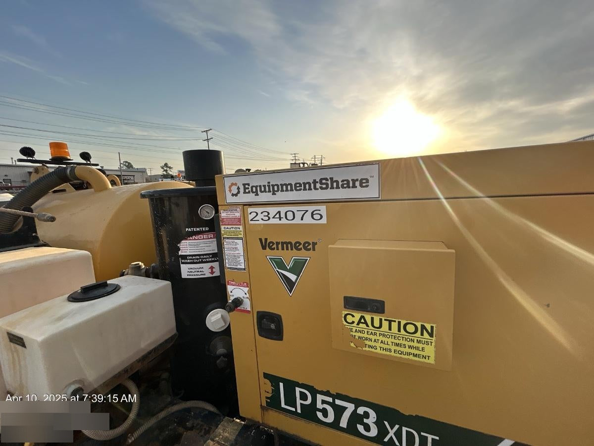 2022 Vac-Tron LP573XDT T4 Koehler Diesel Engine, 500 Gallon Debris Tank, x2 100 Gallon Water Tanks